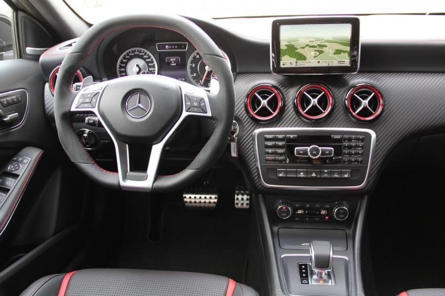  Mercedes-Benz A45 AMG 2013 года  (фото 39 из 55)
